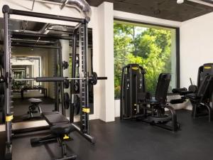 Phòng/tiện nghi tập thể dục tại ALLURE VARNA studios