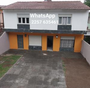 Tòa nhà nơi nhà nghỉ dưỡng tọa lạc