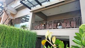 Balkón nebo terasa v ubytování Noormans Hotel Semarang
