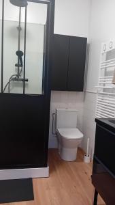 Ένα μπάνιο στο Grande Chambre2 Lumineuse, Agréable, Confortable et Fonctionnelle