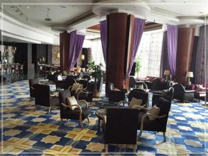 汕头君华海逸酒店餐厅或其他用餐的地方