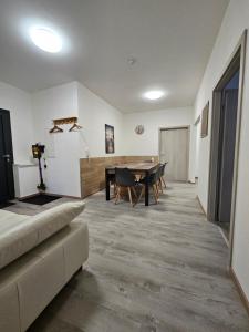 Gambar di galeri bagi Centro - bis 9 Gäste di Plauen