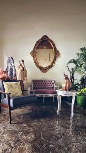 Posezení v ubytování El Serafin Hotel Boutique