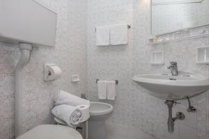Ένα μπάνιο στο HOTEL GARNi NORMA