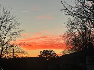 Alba o tramonto visti dall'interno dell'appartamento o dai dintorni
