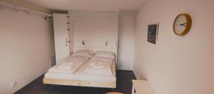 Postel nebo postele na pokoji v ubytování Apartmány Pěkná 10