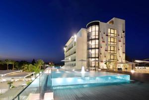 Bazén v ubytování Mec Paestum Hotel nebo v jeho okolí