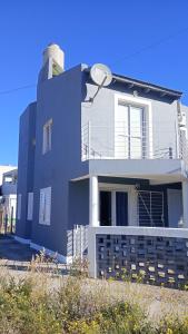 El edificio en el que está la casa vacacional