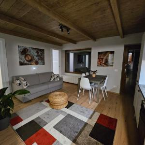 Posedenie v ubytovaní Moda Apartments Serenella