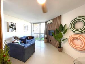 Et opholdsområde på Surfers Beachfront Family Retreat + 11 billeder