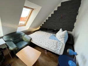 Postel nebo postele na pokoji v ubytování Schönes Haus mit 4 Schlafzimmer Küche Bad WC & Wohnzimmer 2 Parkplätze