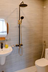 Koupelna v ubytování Mylan Hotel Đà Lạt by HOFs