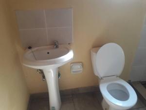 Ένα μπάνιο στο WilN Apartments +9 φωτογραφίες