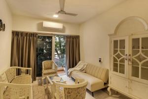 Χώρος καθιστικού στο 1bhk in Siolim 5 mins -thalasa