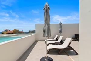 Bazén v ubytování Akumal Escape Beach Access 7 Pools With Ocean View Beach Club nebo v jeho okolí