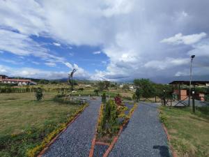 Glamping El Muelle外面的花园