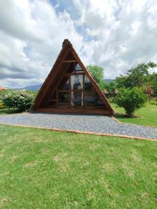Glamping El Muelle外面的花园