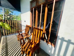 Un balcon sau o terasă la Surface Stay and Café
