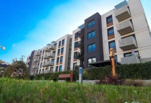 Budova, kde se apartmán nachází + 3 fotografie