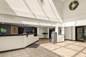 Ο χώρος του λόμπι ή της ρεσεψιόν στο Quality Inn and Suites Lafayette +18 φωτογραφίες
