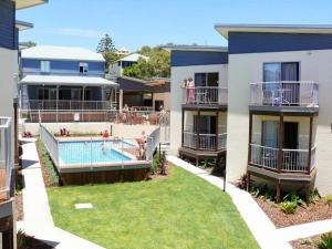Bazén v ubytování Emu Park Beach Resort nebo v jeho okolí