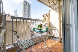 En balkon eller terrasse på TEIOH Nishi shinsaibashi
