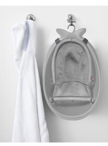 a towel and a backpack hanging on a wall at 3 bdrm stay! Trippy King Suite by Dwtwn Nwk in Newark