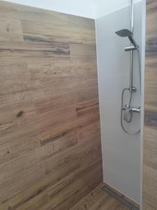 Bilik mandi di Domček Badín, Banská Bystrica