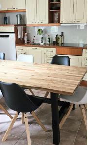 Gallery image of Viihtyisä huone in Kerava +3 photos