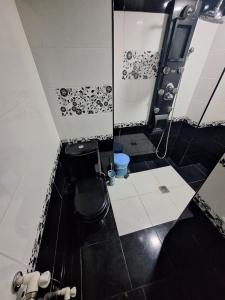 Ένα μπάνιο στο Orion House