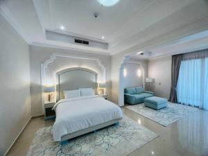Katil atau katil-katil dalam bilik di I Like Al Hamra Palace - Elite Beach & Golf Resort Private Suites