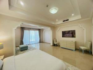 Katil atau katil-katil dalam bilik di I Like Al Hamra Palace - Elite Beach & Golf Resort Private Suites