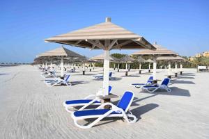 Pantai di atau dekat dengan hotel