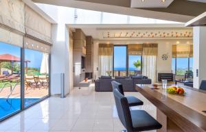 Bazén v ubytování Modern Interior Villa nebo v jeho okolí