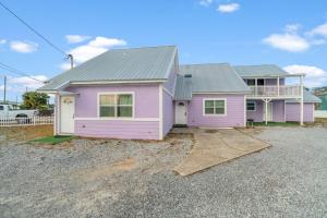 Το κτήριο όπου στεγάζεται  η παραθεριστική κατοικία