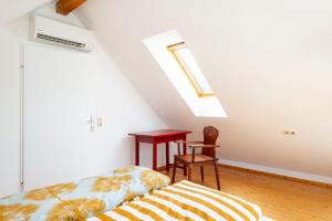 Letto o letti in una camera di Apartments Sopherl - by myNests