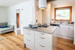 Cucina o angolo cottura di Apartments Sopherl - by myNests