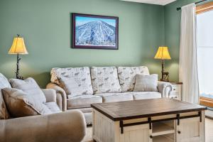 Ảnh trong thư viện ảnh của Ski on Ski Off F Building at Obertal ở Stratton