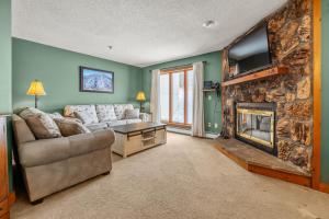 Ảnh trong thư viện ảnh của Ski on Ski Off F Building at Obertal ở Stratton +13 ảnh