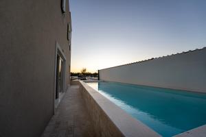 Πισίνα στο ή κοντά στο Villa Lovre 1