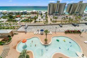 Πισίνα στο ή κοντά στο Laketown Wharf 802