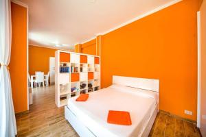 Ένα ή περισσότερα κρεβάτια σε δωμάτιο στο Attic Apartment, Air Conditioning, Fast WiFi