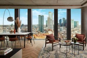 Nespecifikovaný výhled na destinaci Frankfurt nad Mohanem nebo výhled na město při pohledu z hotelu