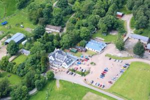 Letecký snímek ubytování Glen Clova Hotel & Luxury Lodges