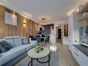 Zdjęcie z galerii obiektu Appartement cosy rénové à Tignes, proche des pistes, balcon, wifi - FR-1-641-13 w mieście Tignes