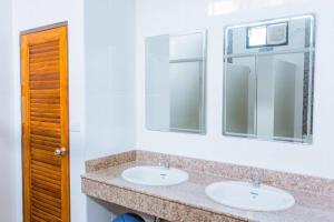 3 TIGERS Resort & Hostel的一间浴室