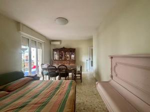 Foto dalla galleria di Appartamento 1962 a Sanremo