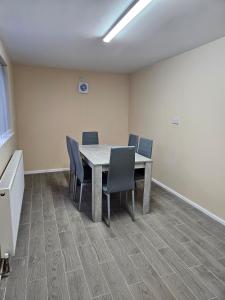 Φωτογραφία από το άλμπουμ του Clover Crest - 2-Bedroom House σε Bourton on the Water
