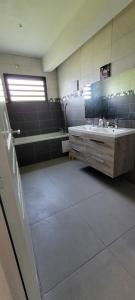 Postel nebo postele na pokoji v ubytování Chambre privée dans maison
