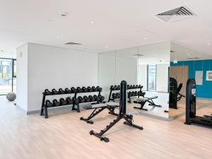迪拜Stylish 3BR Apartment with Burj Khalifa & Pool Views的相册照片